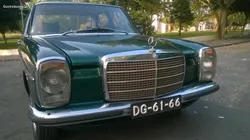 Mercedes-Benz 220 SEDAN