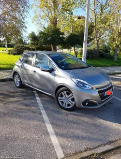 Peugeot 208 1.2 PureTech Signature