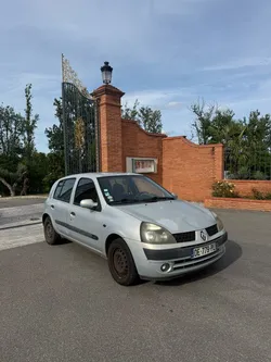 Renault Clio 2 1.2i 16v 75ch