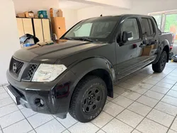 Nissan Navara King Cab 2.5 dCi 4x4 Business | 171 ch BVM Attelage fixe Sièges chauffants Écran ta...
