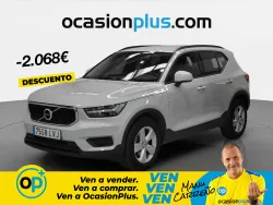 VOLVO XC40 T2 Momentum Core