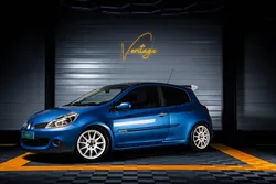 Renault Clio III 3 RS 2.0 197 - Bleu Monako Aileron Cup