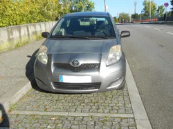 Toyota Yaris D-4D SOL c/ Ar Condicionado