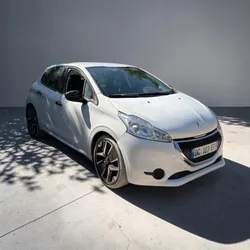 🚗 Peugeot 208 1.4 e-HDi – 68 ch – 2014 – CarPlay 🚗