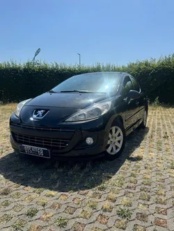 PEUGEOT 207+ 1.4 VTi 95 ch Essence – Série 64 – Toit Panoramique