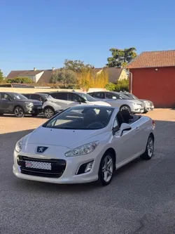 Peugeot 308 GENERATION-I CC 2.0 HDI 165 FELINE