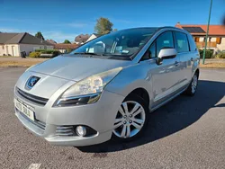 PEUGEOT 5008 7 places 1.6 HDi 112ch Affichage tête haute GPS Toit panoramique en verre