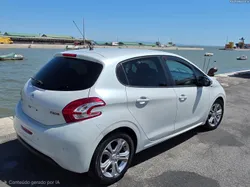 Peugeot 208 1.4 Hdi Style