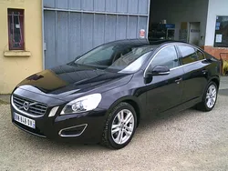 Volvo s60 t4 180cv summum BVA 71mkm francaise 05/2011 TOIT OUVRANT cuir xenons gps bluetooth