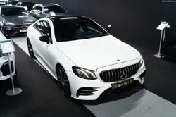 Mercedes-Benz E 220 d AMG Line.