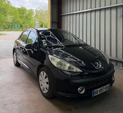 Peugeot 207 1.6 120 cv féline