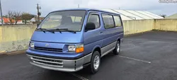 Toyota HiAce 9 lugares