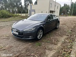 Tesla Model S Standard