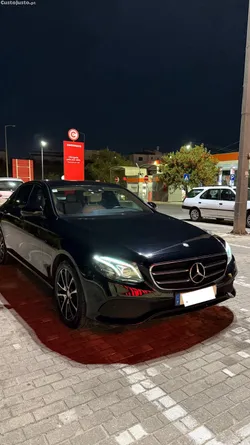 Mercedes-Benz E 220 Sedan
