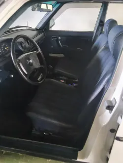 Mercedes-Benz 200 200D