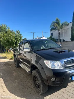 Toyota Hilux 3.0 D-4D CD Tracker CA