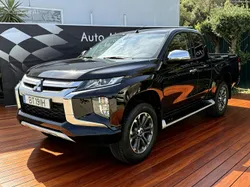 Mitsubishi L200 2.3 DI-D Strakar Club Evolution 4WD