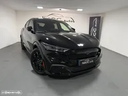 Ford Mustang Mach-E AWD PREMIUM