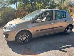 RENAULT CLIO. 1L2 16V. ESS. 5 cv. 75 cv. AN 10/2008