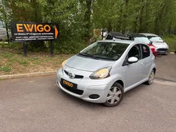 Toyota aygo 1.0 vvti 70ch - moteur à chaine - verrouillage centralisé - vitres av electriques - climatisation