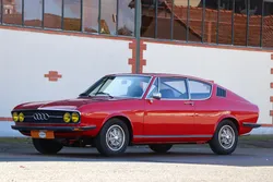 Très rare Audi 100 Coupé S entièrement restaurée. Reprise possible