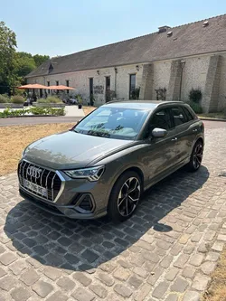 Audi q3 35 tfsi 150 cv quattro première main s tronic 7 vitesse boîte automatique s-line feux led/xenon/cockpit /double écran/camera/detection obstacle /semi cuir