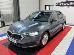 Skoda octavia 2.0 tdi 150 ch dsg7 buiness en boite auto de 1 ere main / carplay / cockpit / aide au stationement / garantie
