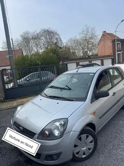 FORD FIESTA ESSENCE 116500KMS 5 portes