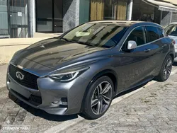 Infiniti Q30