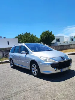 Peugeot 307 1.6 HDi 7 lugares navtec