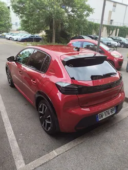 208 gt moi 3 ans