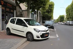 RENAULT TWINGO 1.2 75 AUTHENTIQUE (Distribution OK)