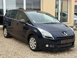 PEUGEOT 5008 1.6 HDi 110ch FAP BVM6 Confort Pack 5pl
