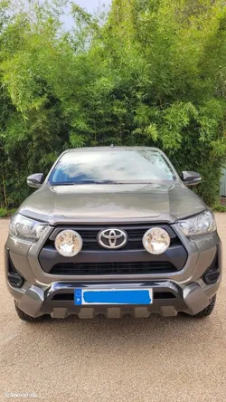 Toyota Hilux 2.4 D-4D 4WD CD CM