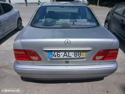 Mercedes-Benz E 220 D Classic