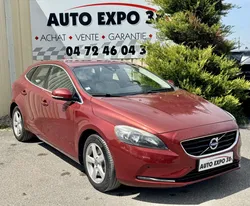 VOLVO V40 T3 150 MOMENTUM / 2014 / 71500 kms / 11990 euros