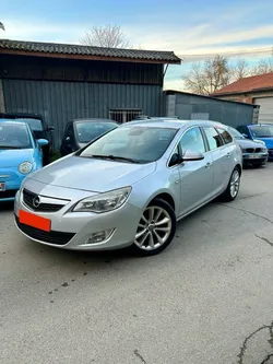 Opel Astra J sport tourer 1.7cdti 16v 110cv bvm6 Connect Pack