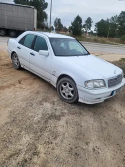 Mercedes-Benz C 200 Diesel nacional bom estado tudo em dia