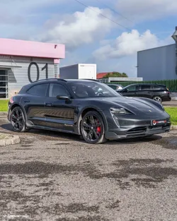 Porsche Taycan Cross Turismo 4S