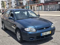 Hyundai Accent 1.3 ano 98 230 mil kilometros reais