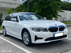 BMW 330 e Touring Auto