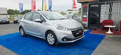 Peugeot 208 phase 2 / 1.2 essence 80 cv / année 2018 / 95200 km