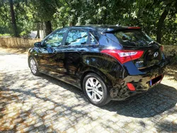 Hyundai i30 1.6 CRDI BLUE COMFORT J16 - NACIONAL - Utilitário de 5 Lugares