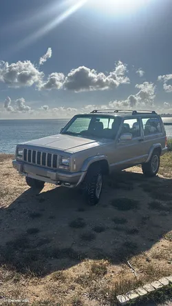 Jeep Cherokee 2.5 TD Base