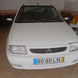 Citroën Saxo 1.5 Diesel Cinco portas cinco lugares