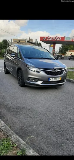 Opel Zafira 1.6 TDI-120 cv de 7 Lugares