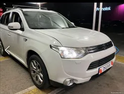 Mitsubishi Outlander 2.0 4WD Plug-In Hybrid