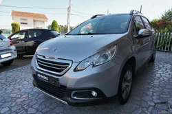 Peugeot 2008 1.2i STYLE GPS