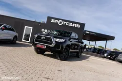 Toyota Hilux 2.4 D-4D 4WD CD Tracker S CA