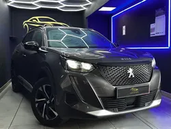 Peugeot 2008 allure pack 1.5 bluehdi 130 eat8 / cockpit 3d / caméra 180° / jantes 17” salamanca